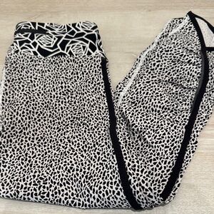 Black and White Vintage Lululemon  Leggings